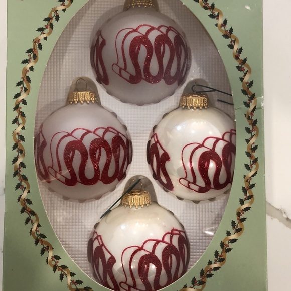 VTG Christmas by Krebs ornaments red and white set of 4 NIB - Picture 2 of 8